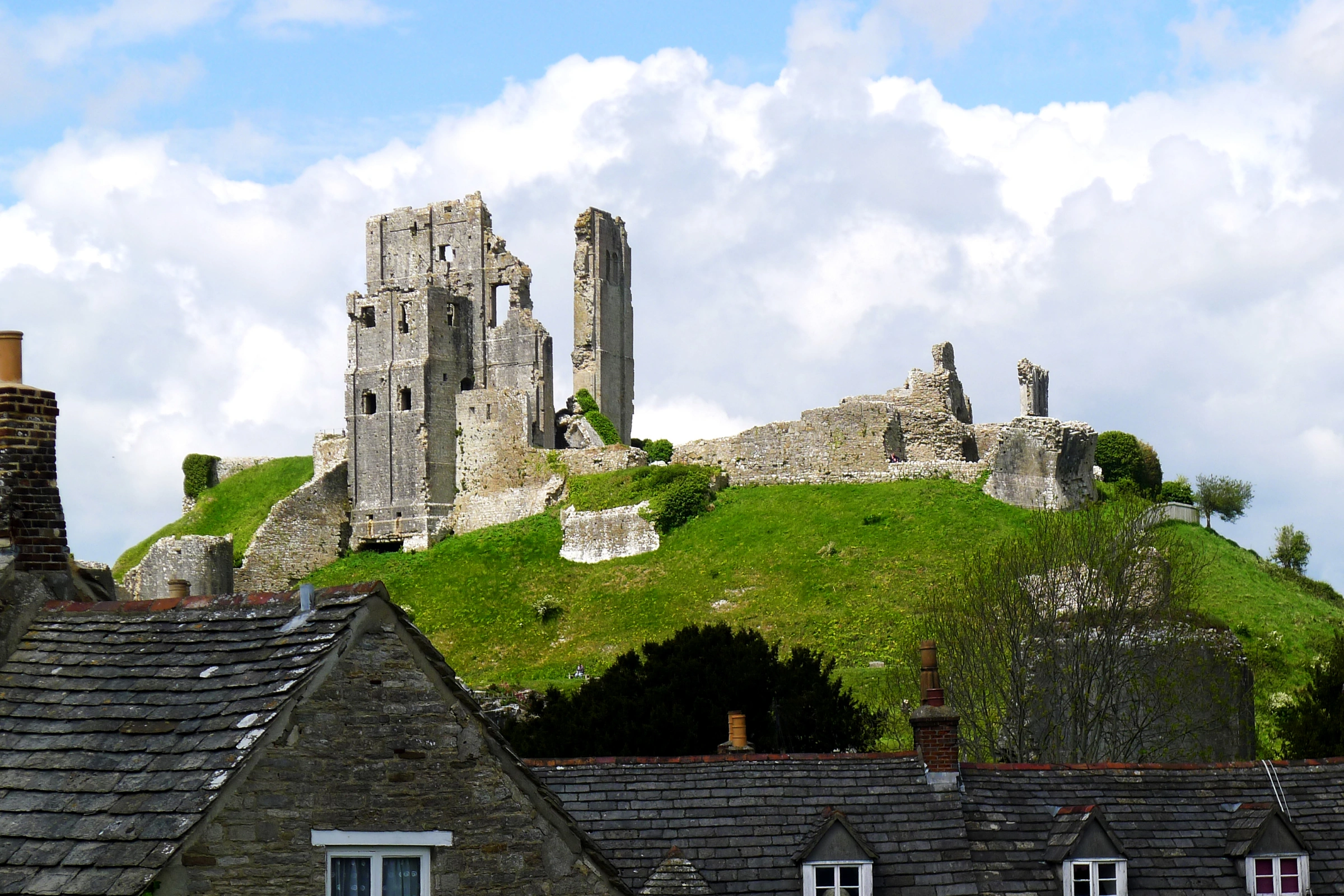 Corfe_Castle[1].webp